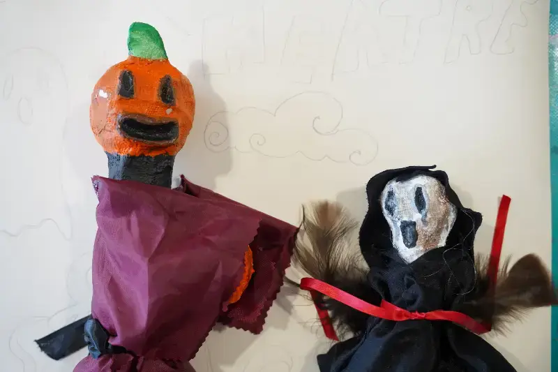 Hocus Pocus & Frightful Family Crafts