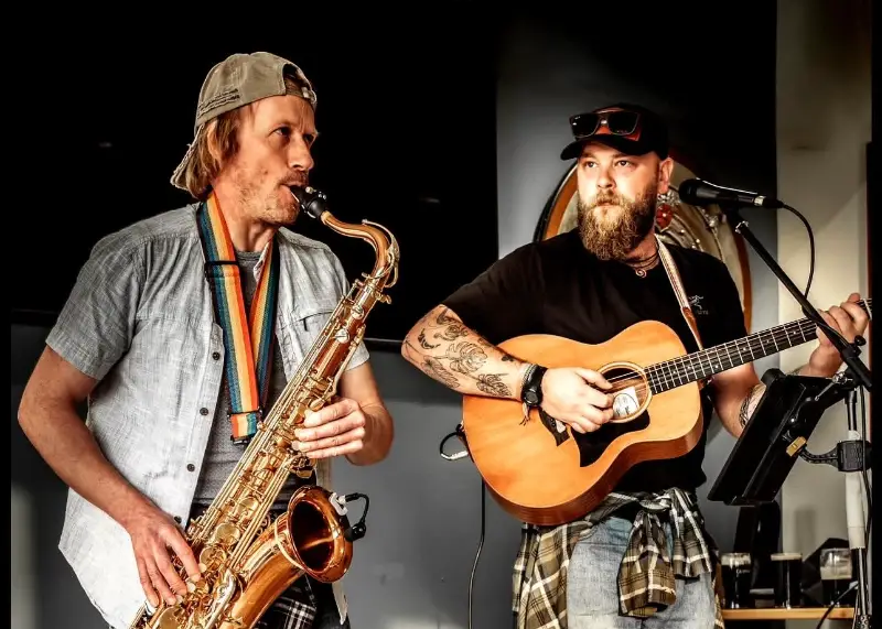The Swingin’ Turtles LIVE